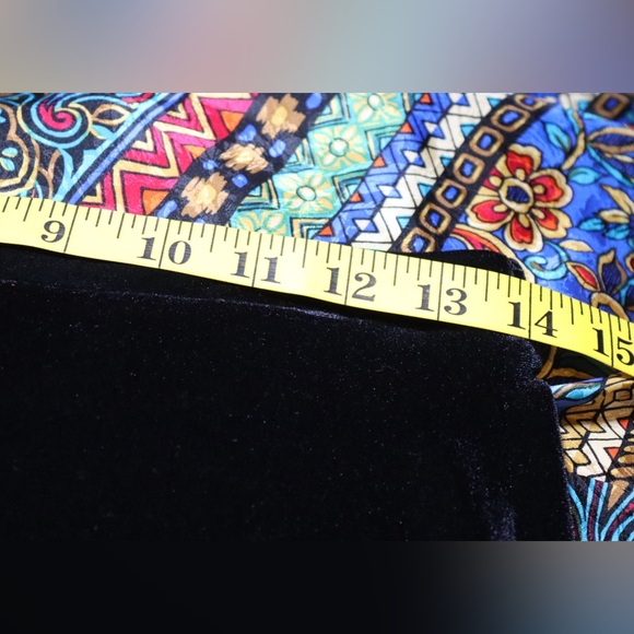 Christie Brooks black velvet like skirt, size XL - Picture 4 of 5